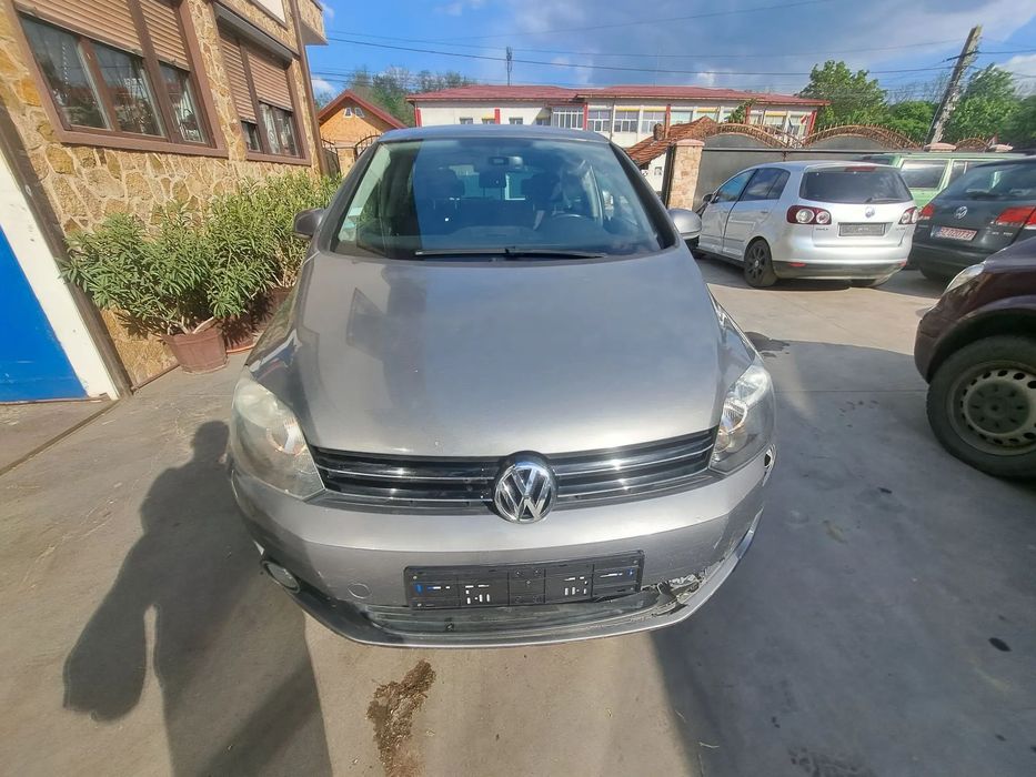 Dezmembram Volkswagen Golf 6 Plus 2.0 CBDC 2011