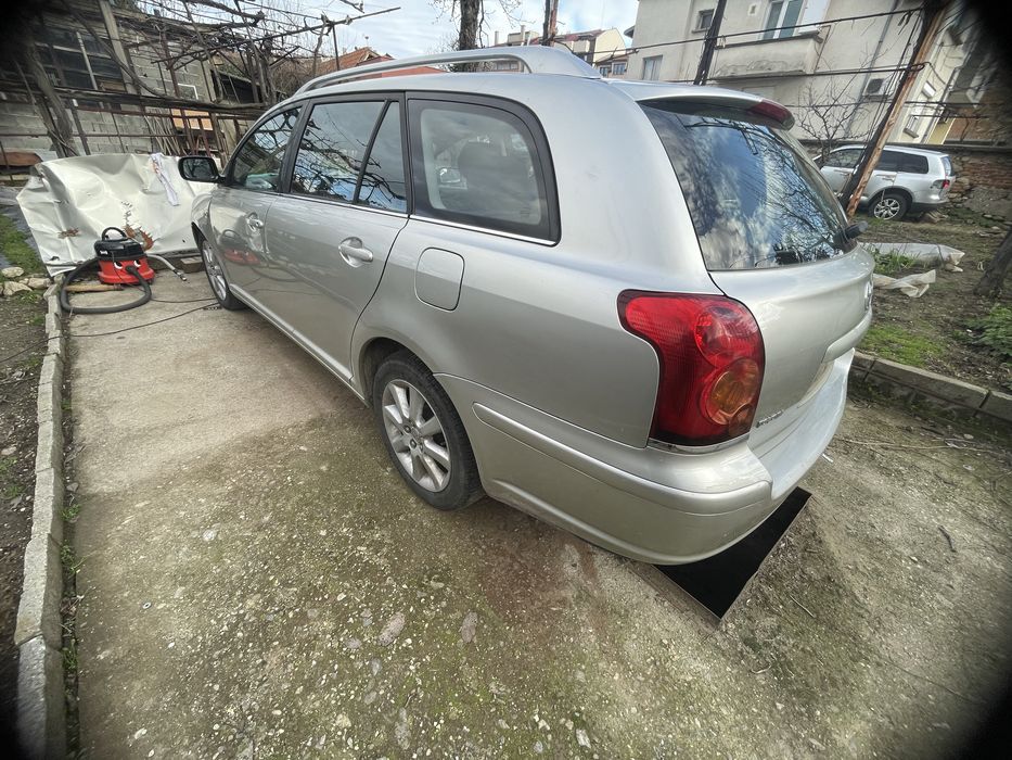 Тойота Авенсис T25 на части