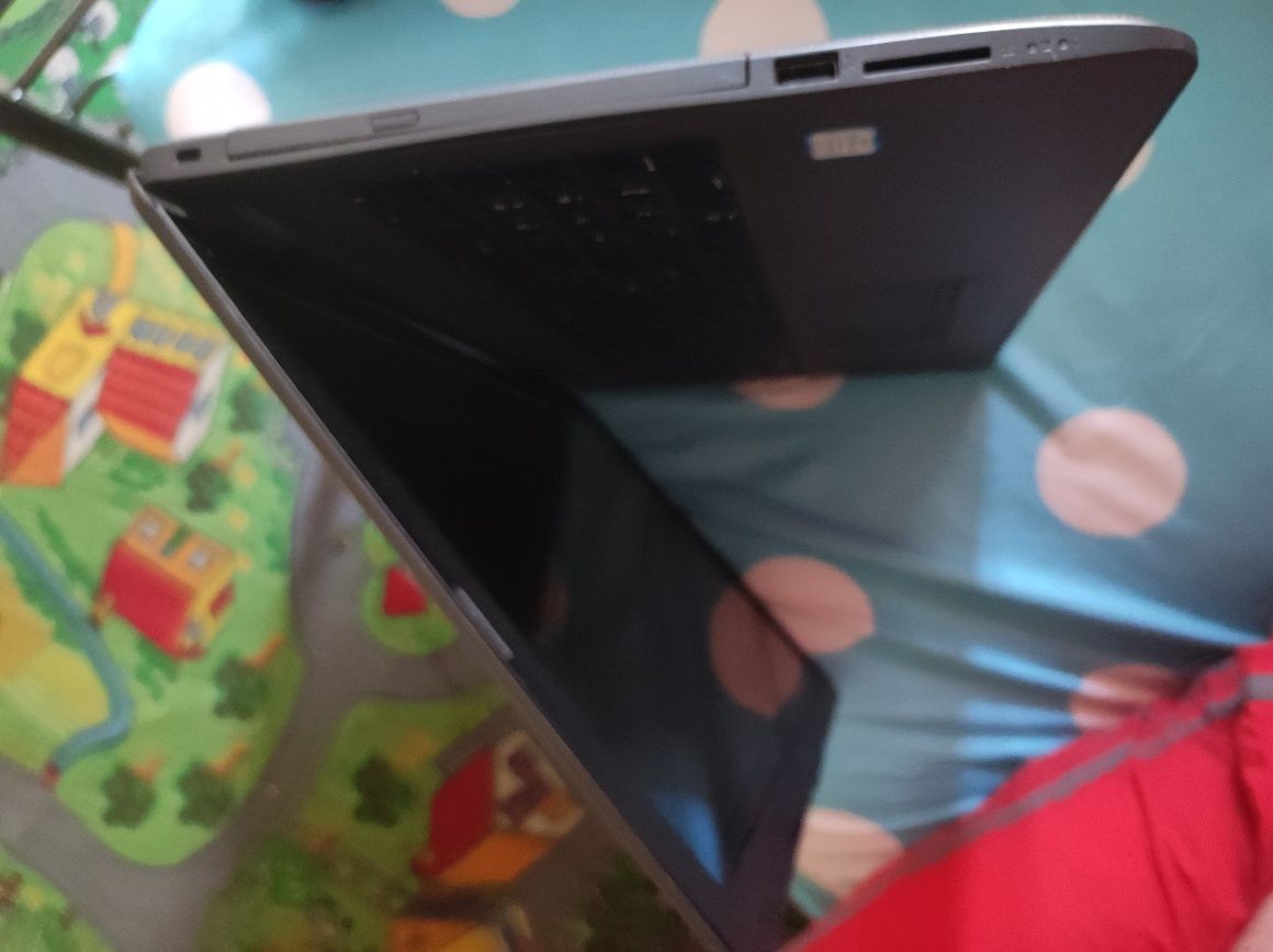 Vând HP i3 ddr4 ssd