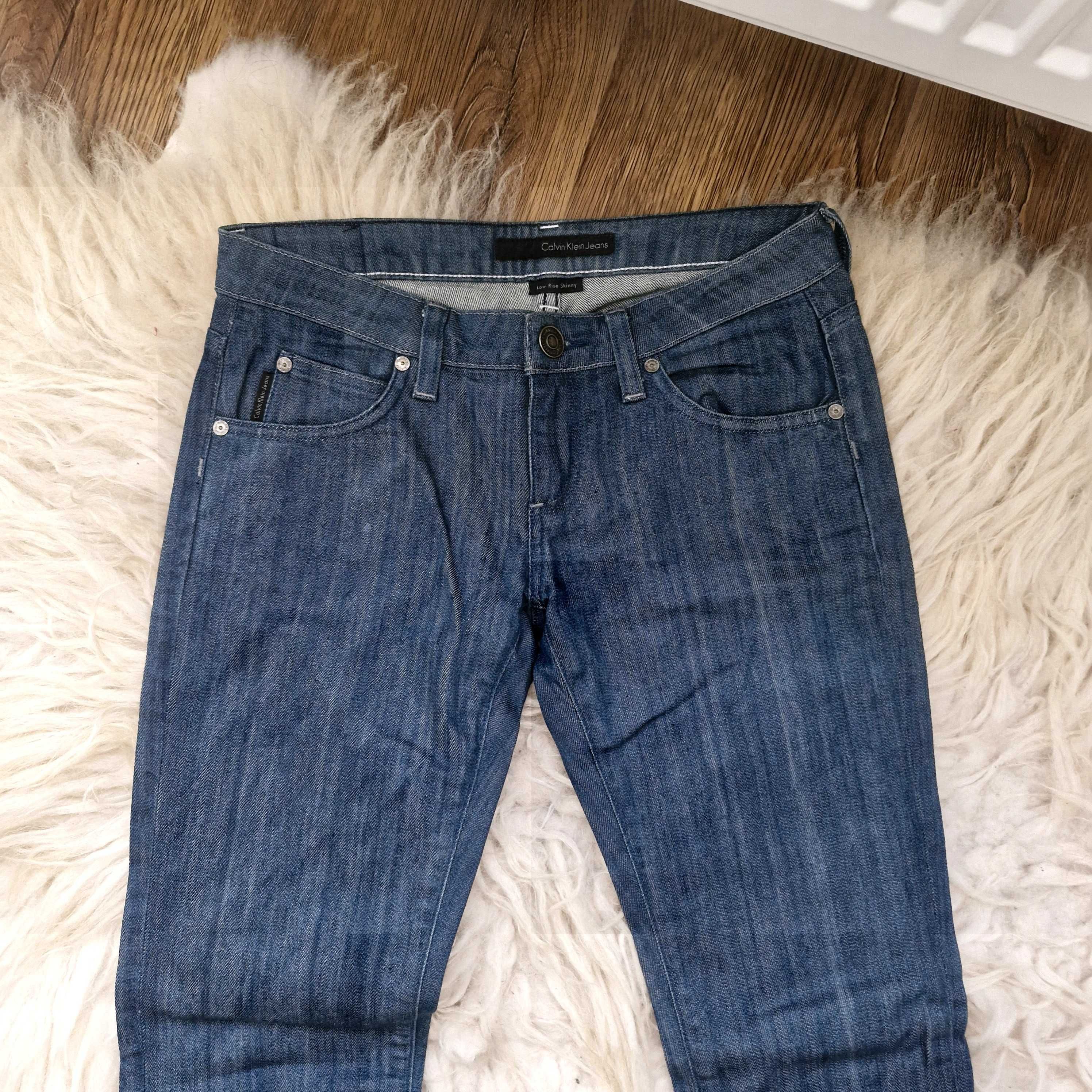 Blugi talie joasa Calvin Klein