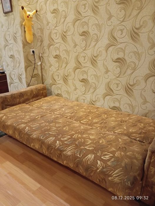 Продаётся диван.