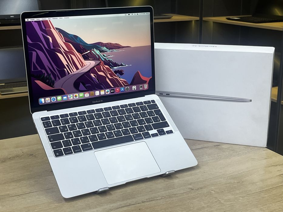 Стильный MacBook Air 13 2020  -  13.3 2K/Apple M1/8GB/SSD 512GB/99%