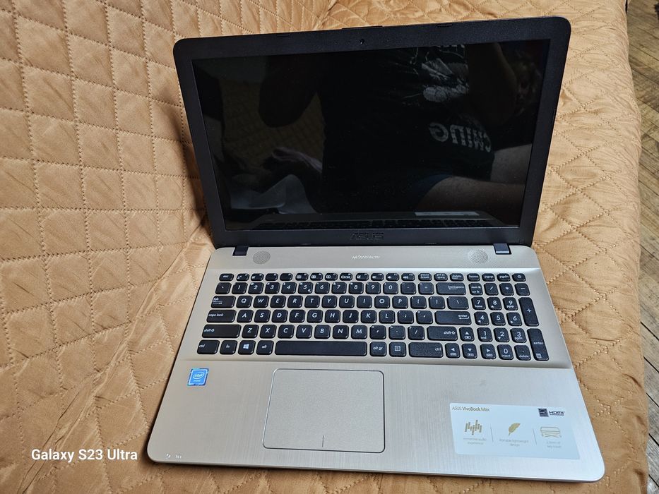 Vând Leptop Asus , Nou