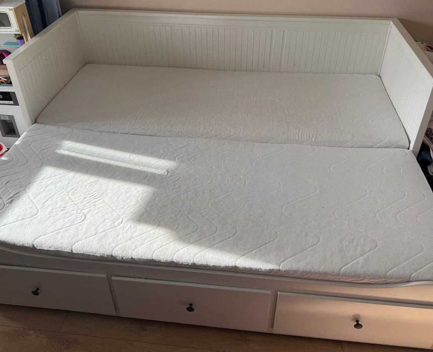 Pat extensibil divan IKEA 160/200 cu 3 sertare si 2 saltele 80/200