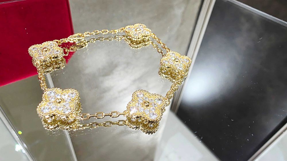 Van Cleef & Arpels VCA 5 Gold Diamond Vintage Alhambra Дамска Гривна