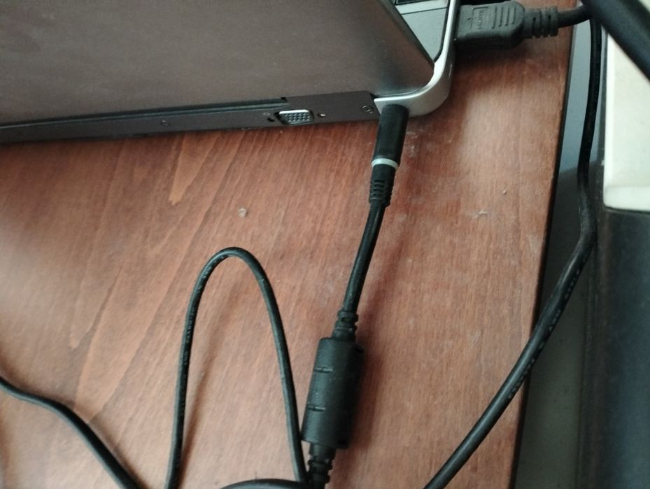 Лаптоп dell продава се