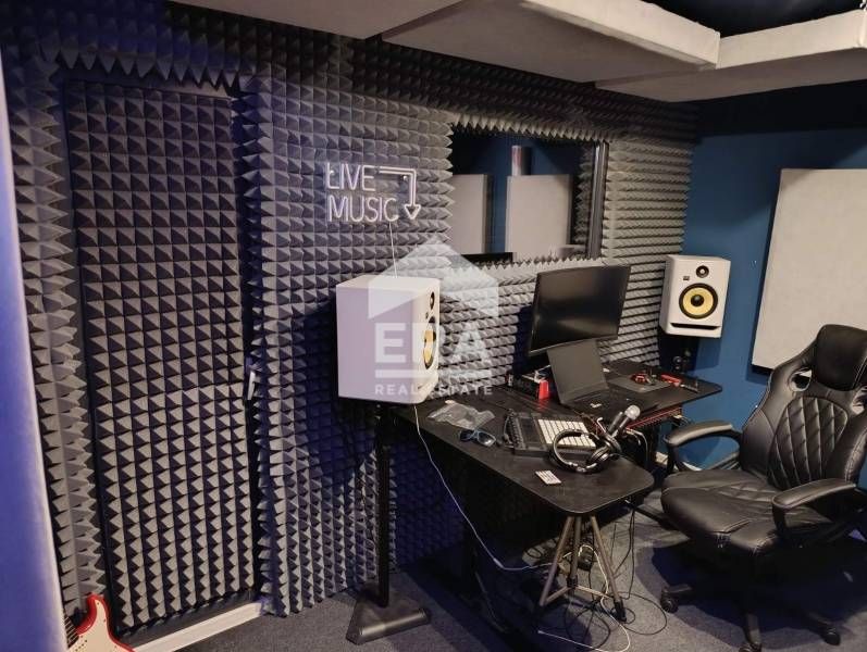 Двуетажна обзаведена къща в село Бенковски област Варна