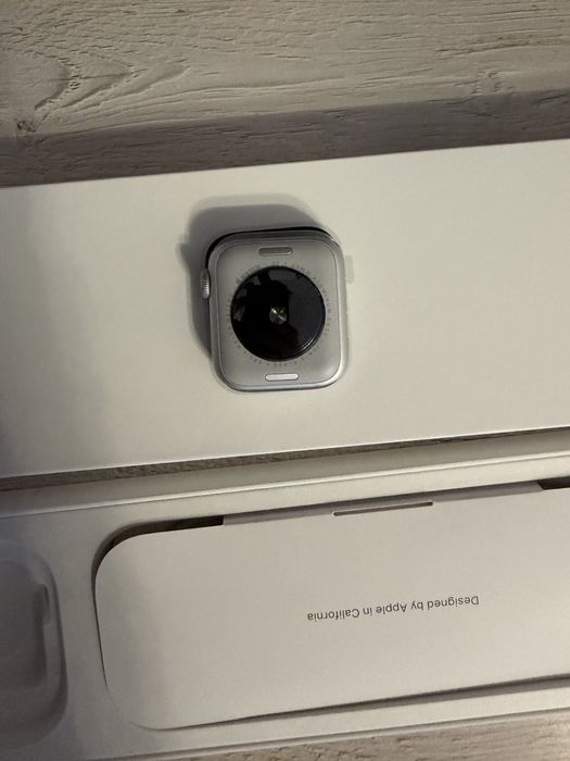 Apple Watch SE gen2 40mm cu Milanese Loop