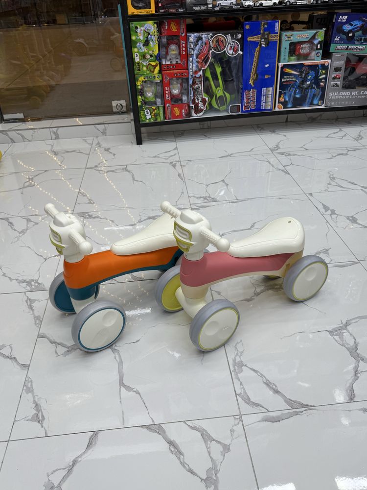 Беговел детский с музыкой с светом,Каталка детская Castrum Toys