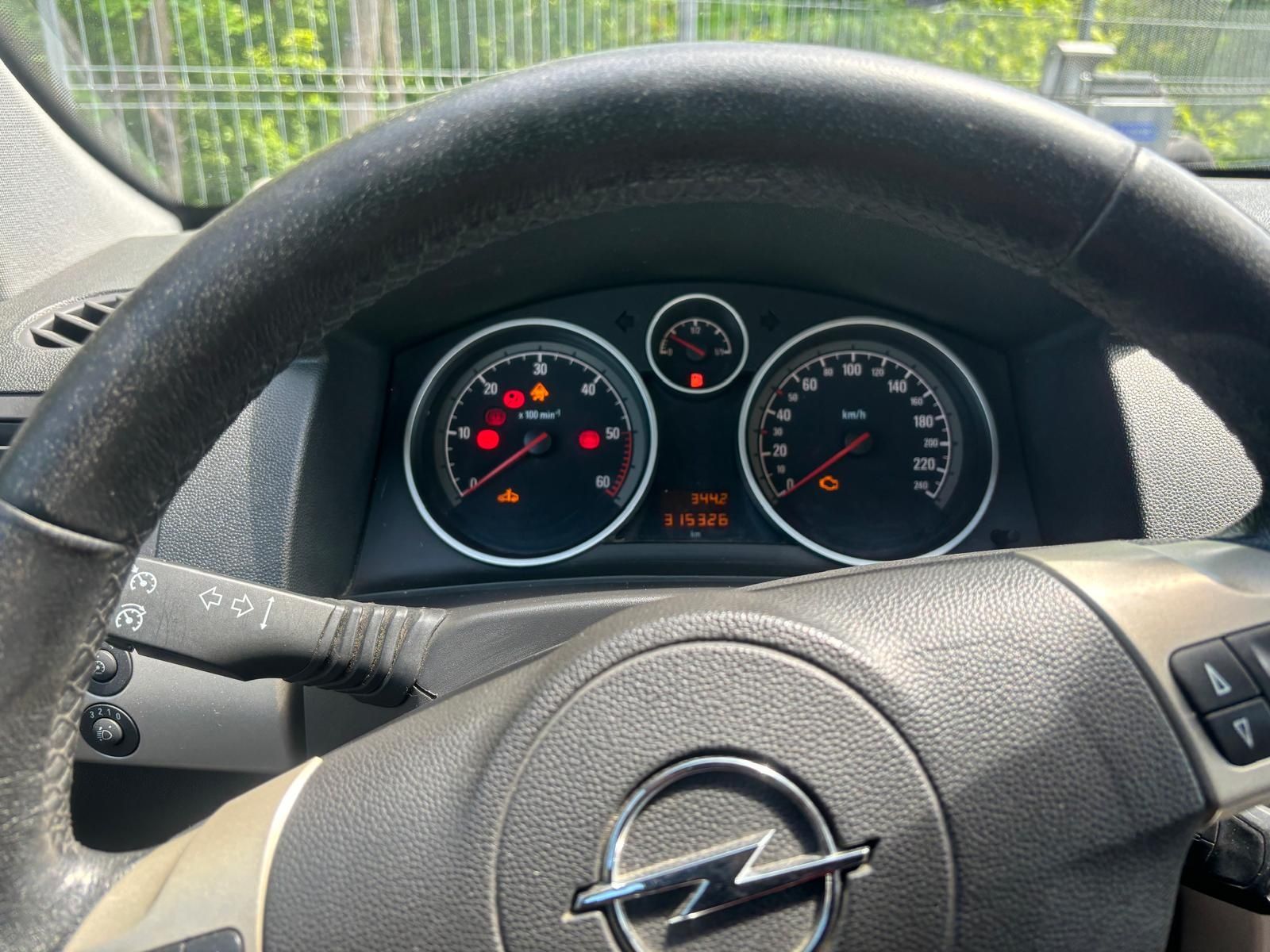 Opel Astra H mașină intretinuta