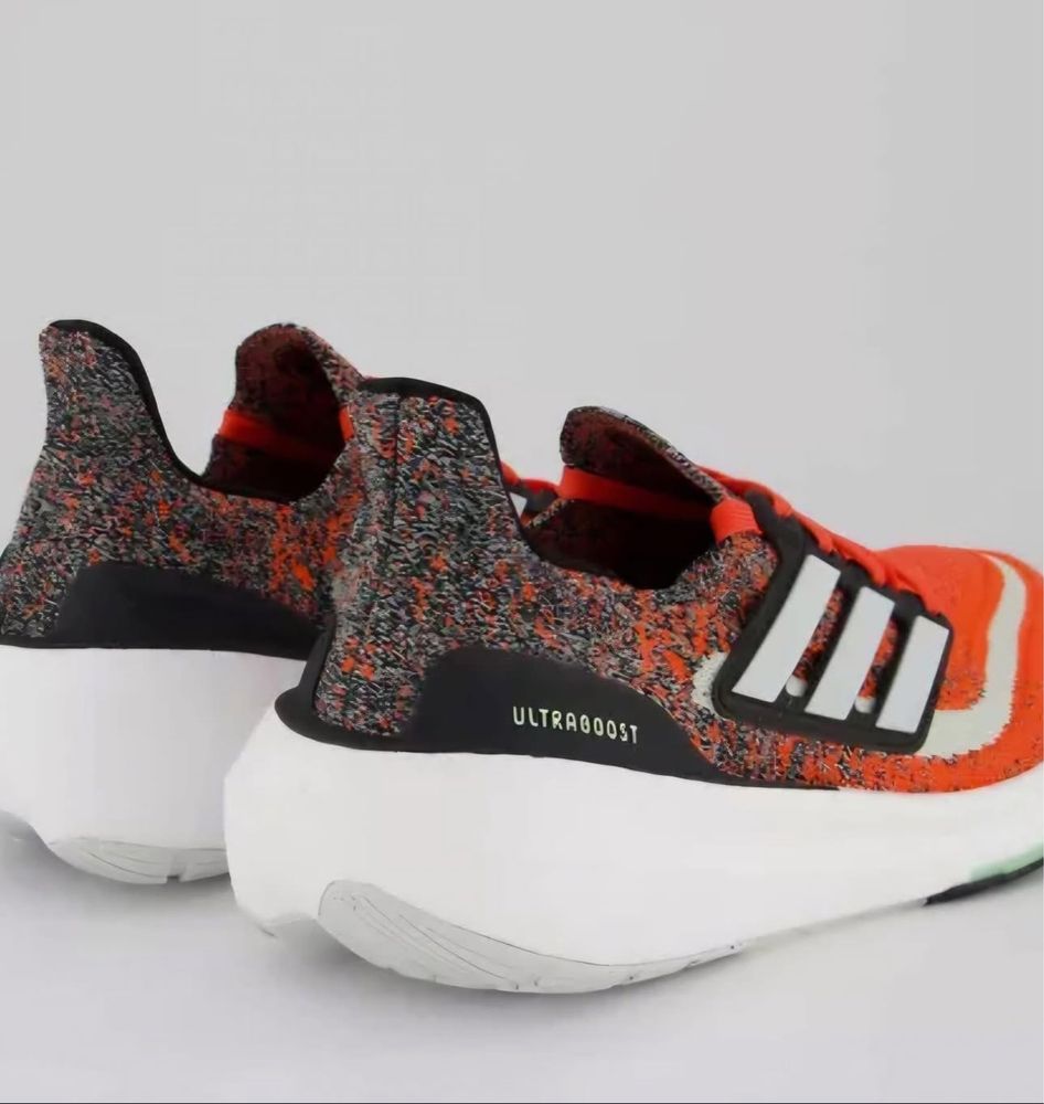 ADIDAS ULTRABOOST Light - 41.1/3 номер