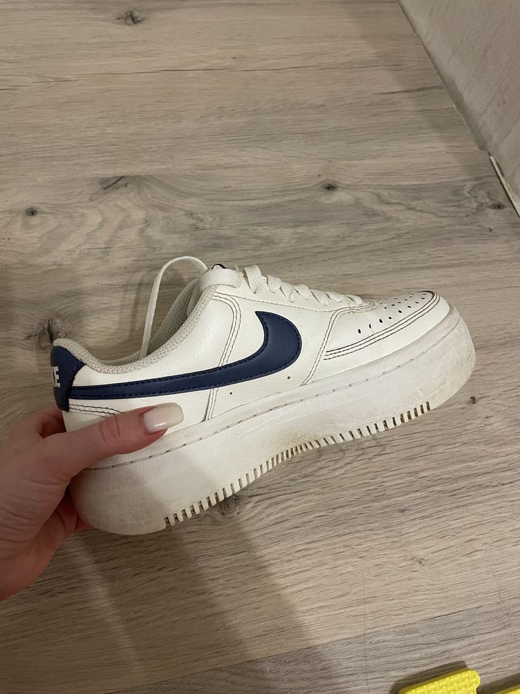 Оригинални дамски маратонки Nike Court Vision Alta Leather