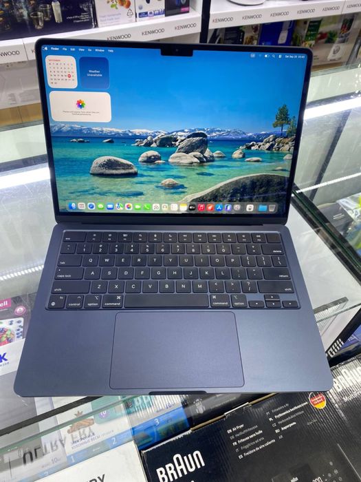 MacBook Air M2! 16 ozu 1 TB SSD, 13.6 RETINA, 97% batare! Ideal!