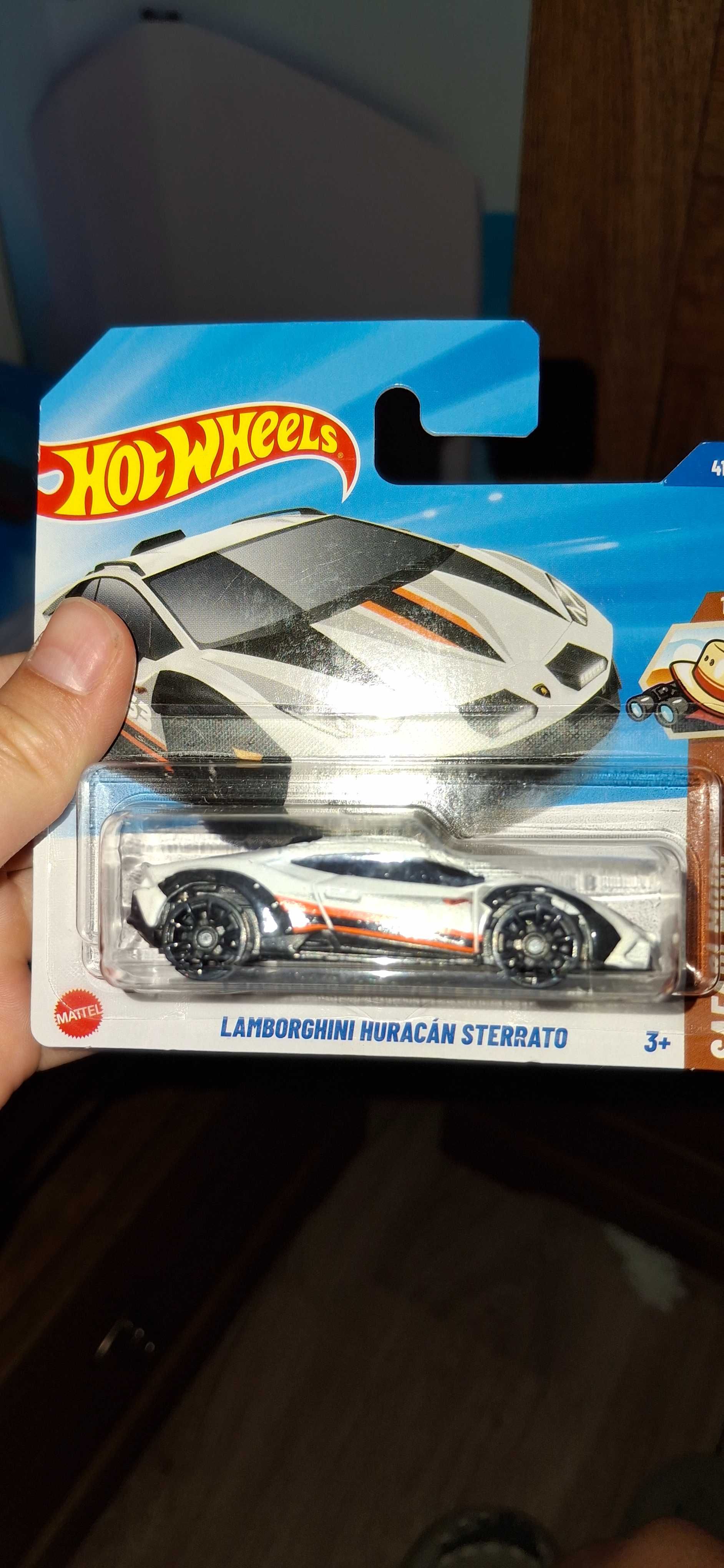 Hotwheels_чистонова количка не отворена laborghini huracan steprato