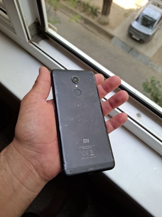 Продам Redmi 5 на запчасти или на востоновление