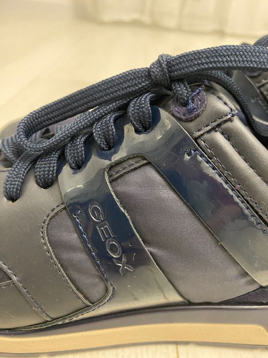 Чисто Нови сникърси Geox- 39 номер, кожа и велур