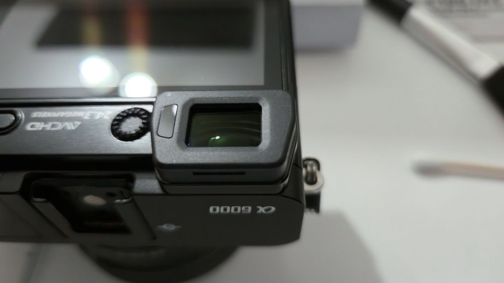 Sony a6000 mirrorless (Power Zoom lens kit) (ILCE-6000 L) cu card SD