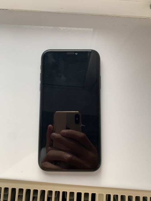 Iphone 11,64gb,spatele spart,display ul nu functioneaza
