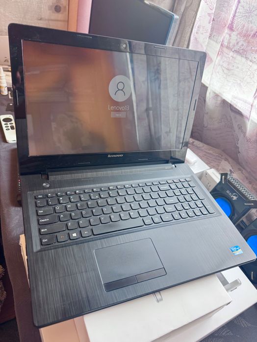 Laptop Lenovo impecabil/ i7 / 8Gb Ram / 256 Gb Ssd /Geanta