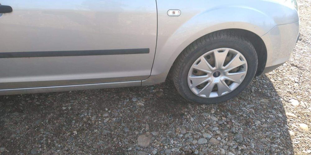 Vând Ford focus 1.8 Diesel