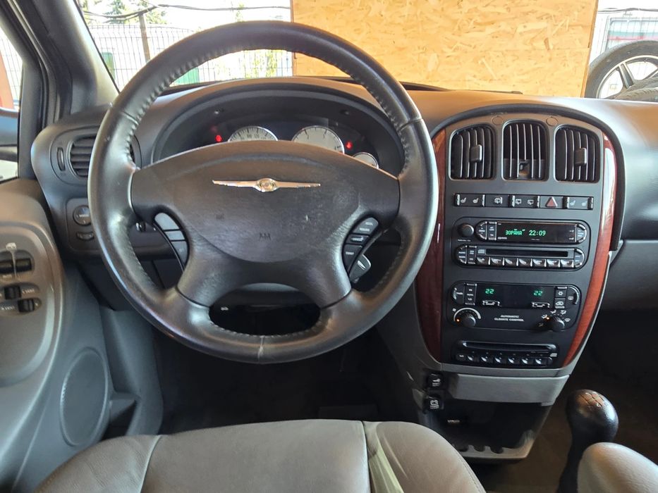 Chrysler Voyager 2.5CRD/Kожен салон/6+ 1места/Лизинг