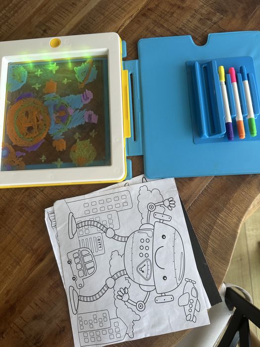 Tableta pentru desen luminoasa