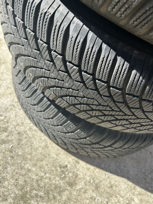 Vand anvelope iarna Bridgestone 195/65/15 clasa A aderenta