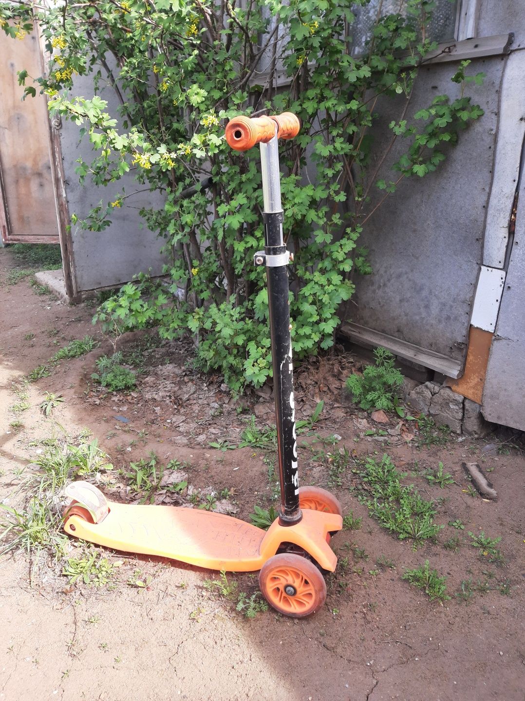 Продам самокат ручка удленяется
