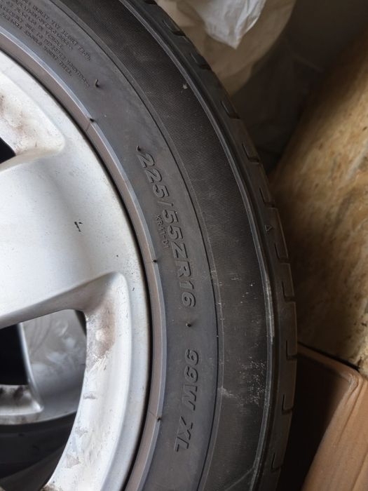 urgent vânzare jante cu cauciucuri mercedes 225/55/16 vara