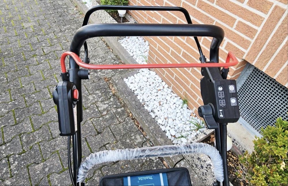Косачка Makita DLM532Z Cordless Lawn Mower