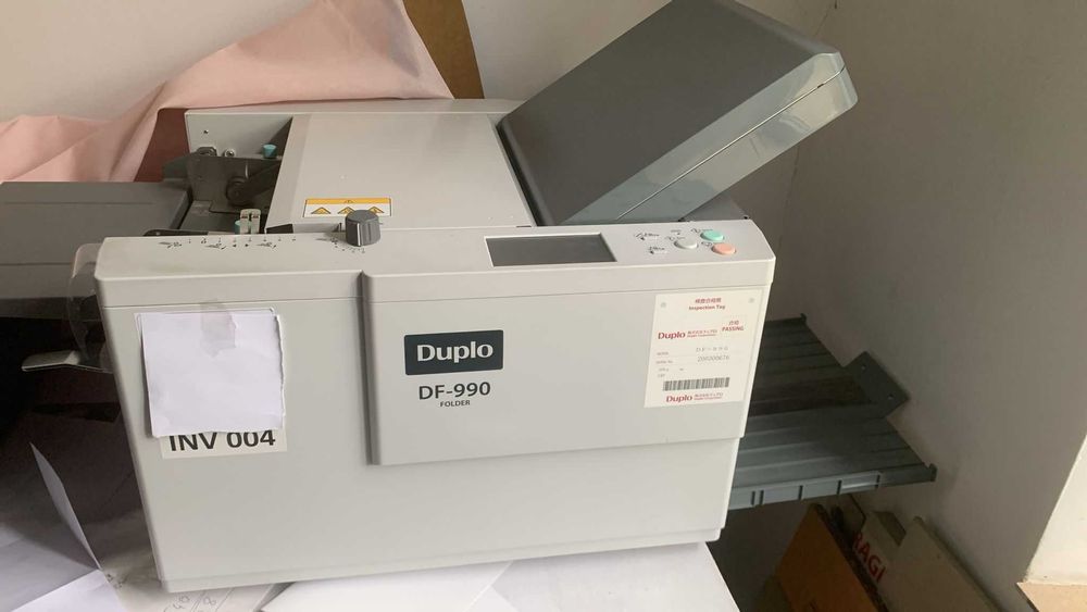 Masini-printat Konica C12000,brosat,laminat,pliat,capsator sarma