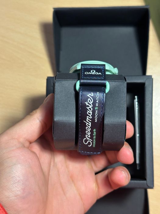 Omega x Swatch MoonSwatch Mission on Earth + Factura