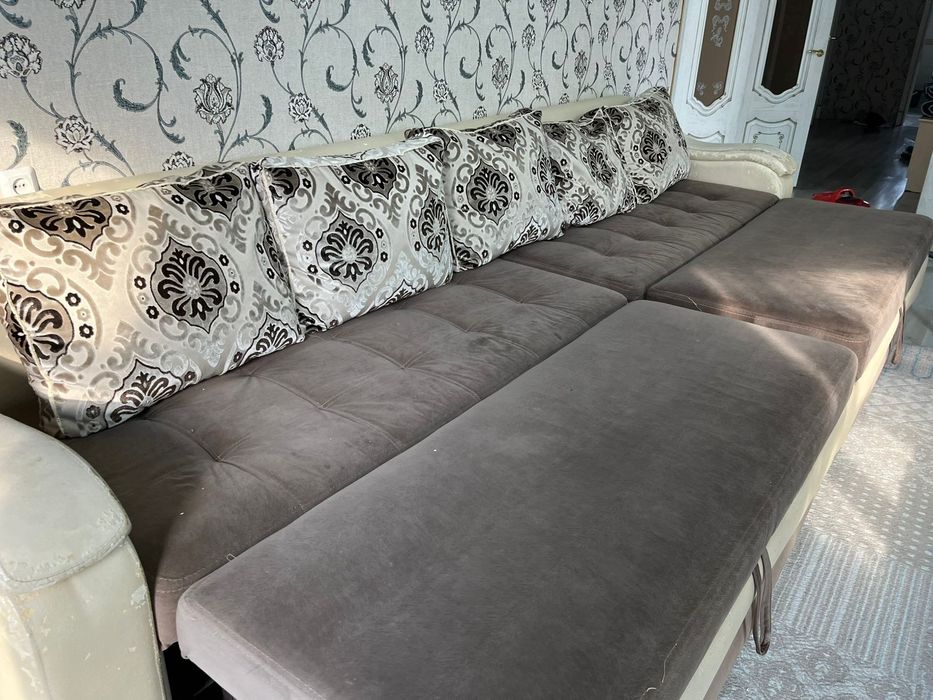 Диван. Б/у. С некоторыми функциями