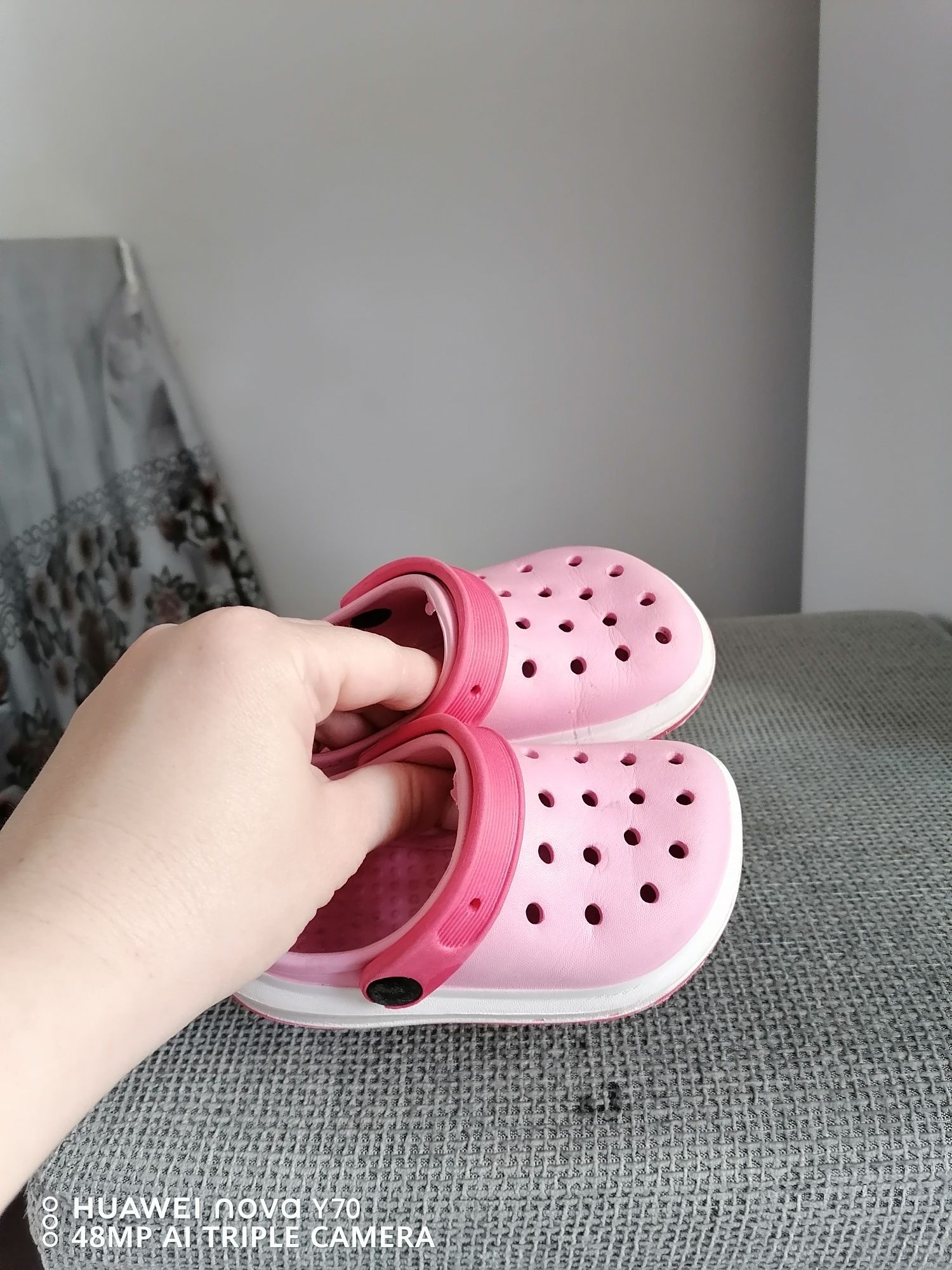 Papuci gen Crocs