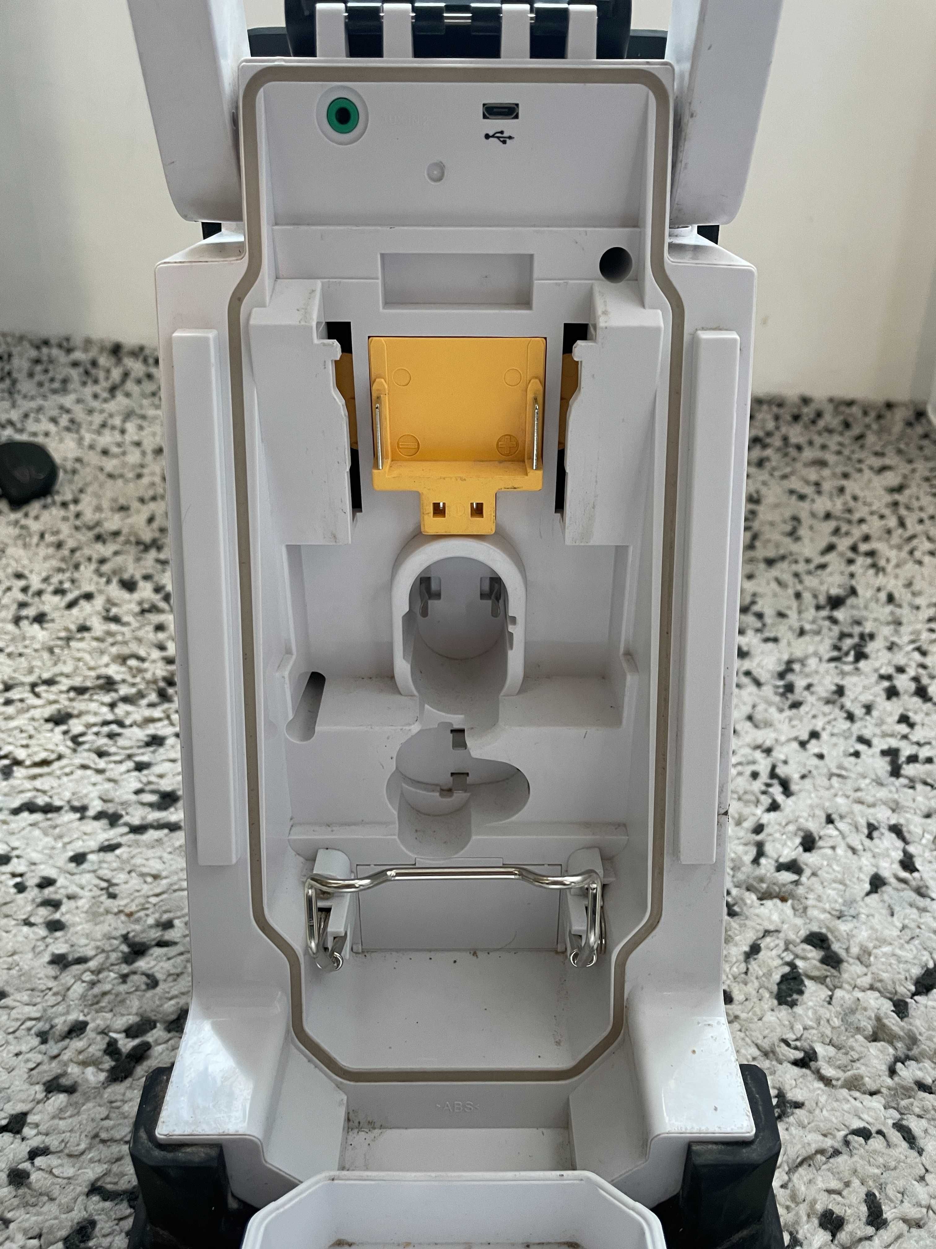 Radio de SANTIER de la MAKITA DMR104 incarcator baterii