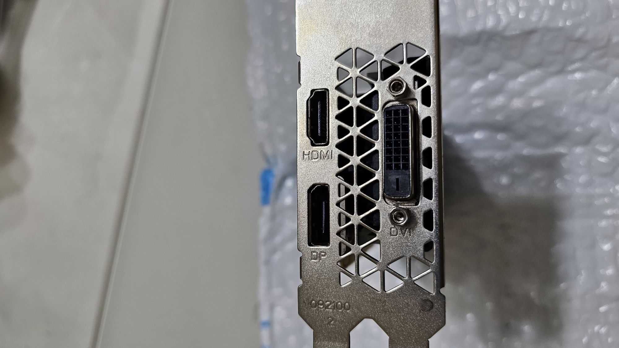 Продам процессоры core i3 4 поколения,видеокарты 1050 TI
