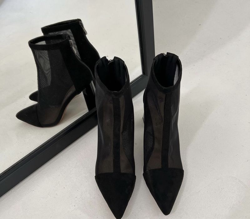 Черные ботильоны