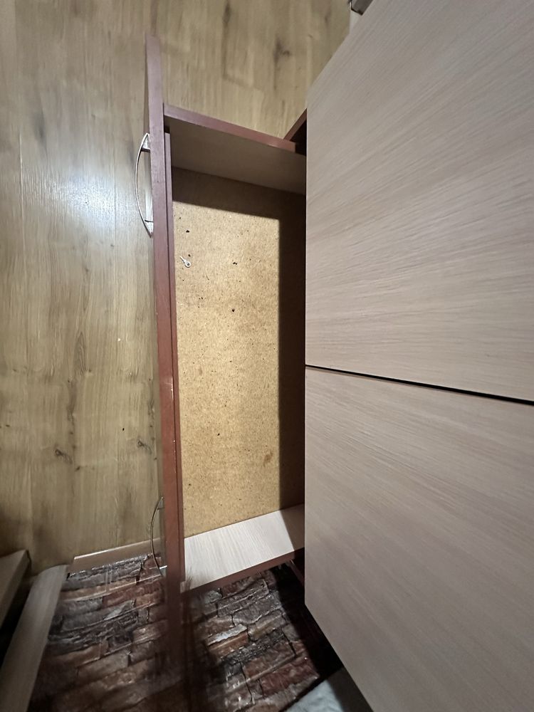 Продам шкаф в прихожую