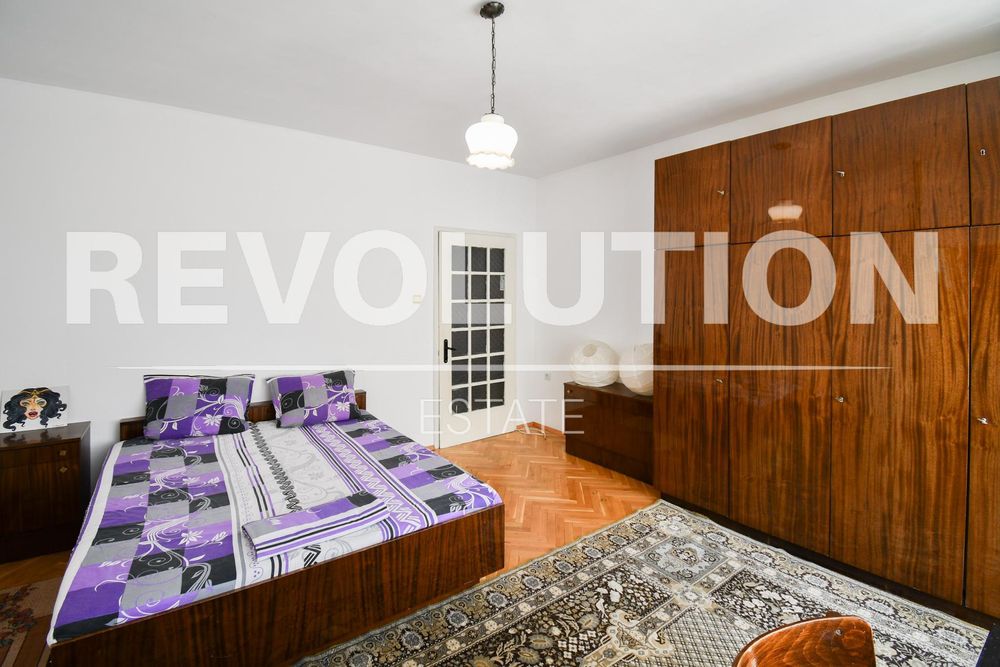 Дава се под наем Тристаен апартамент в София, Център - 105 кв.м за 613 € - Снимка #3