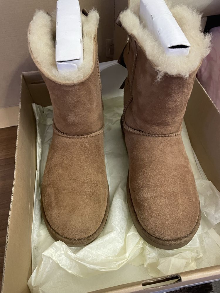 UGG maro marime 36