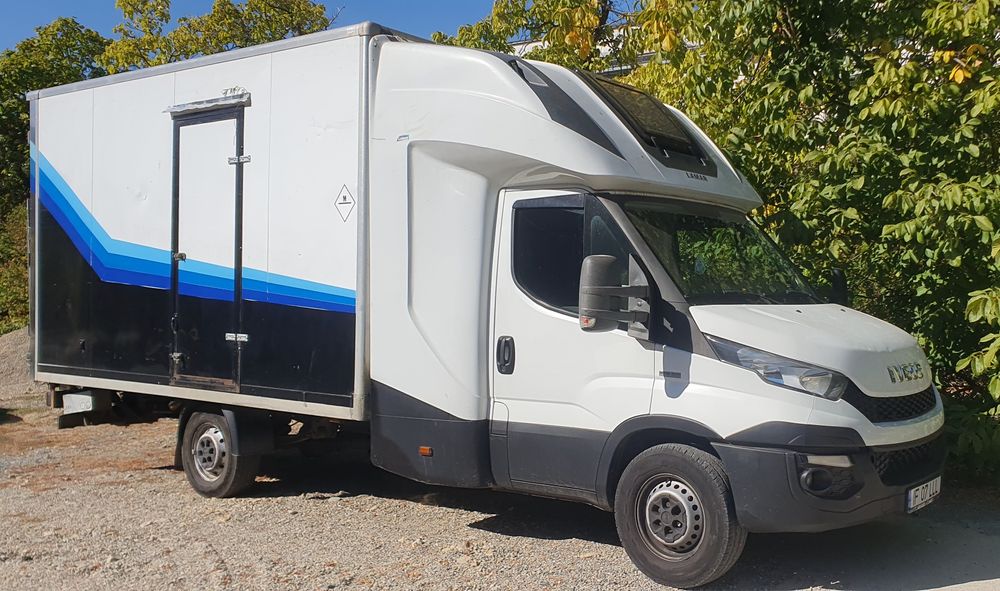 Autoutilitara Iveco 2015 3000cm cu Trapa,Dormitor cu  pat