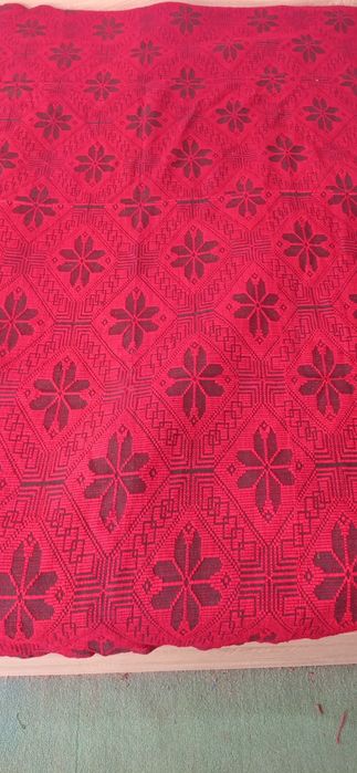 Две чисто нови кувертюри за легло