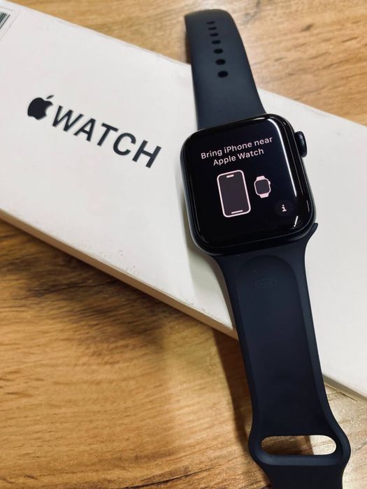 Продам Apple Watch SE 2 GEN