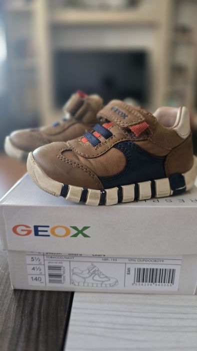 Детски обувки пролет/есен Geox 21 номер