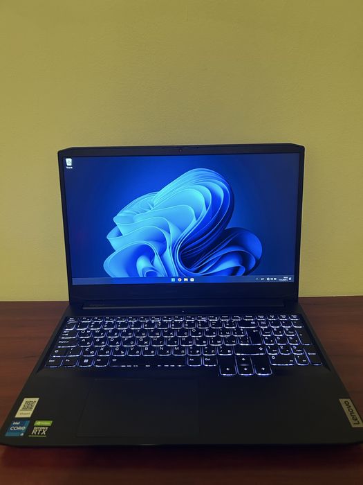 Lenovo IdeaPad Gaming 3 – Intel i5, RTX 3050, отлично състояние