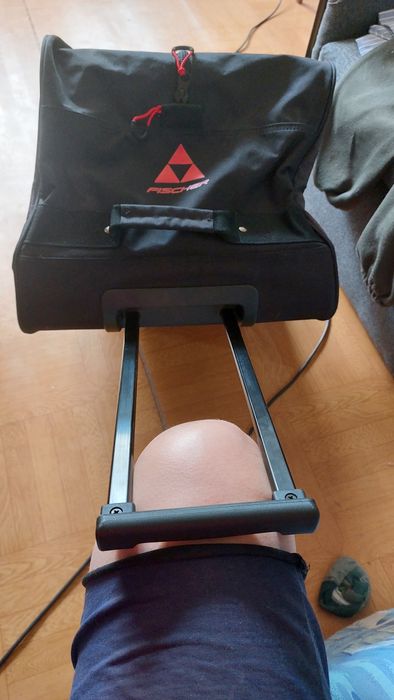 Продам хоккейный баул.