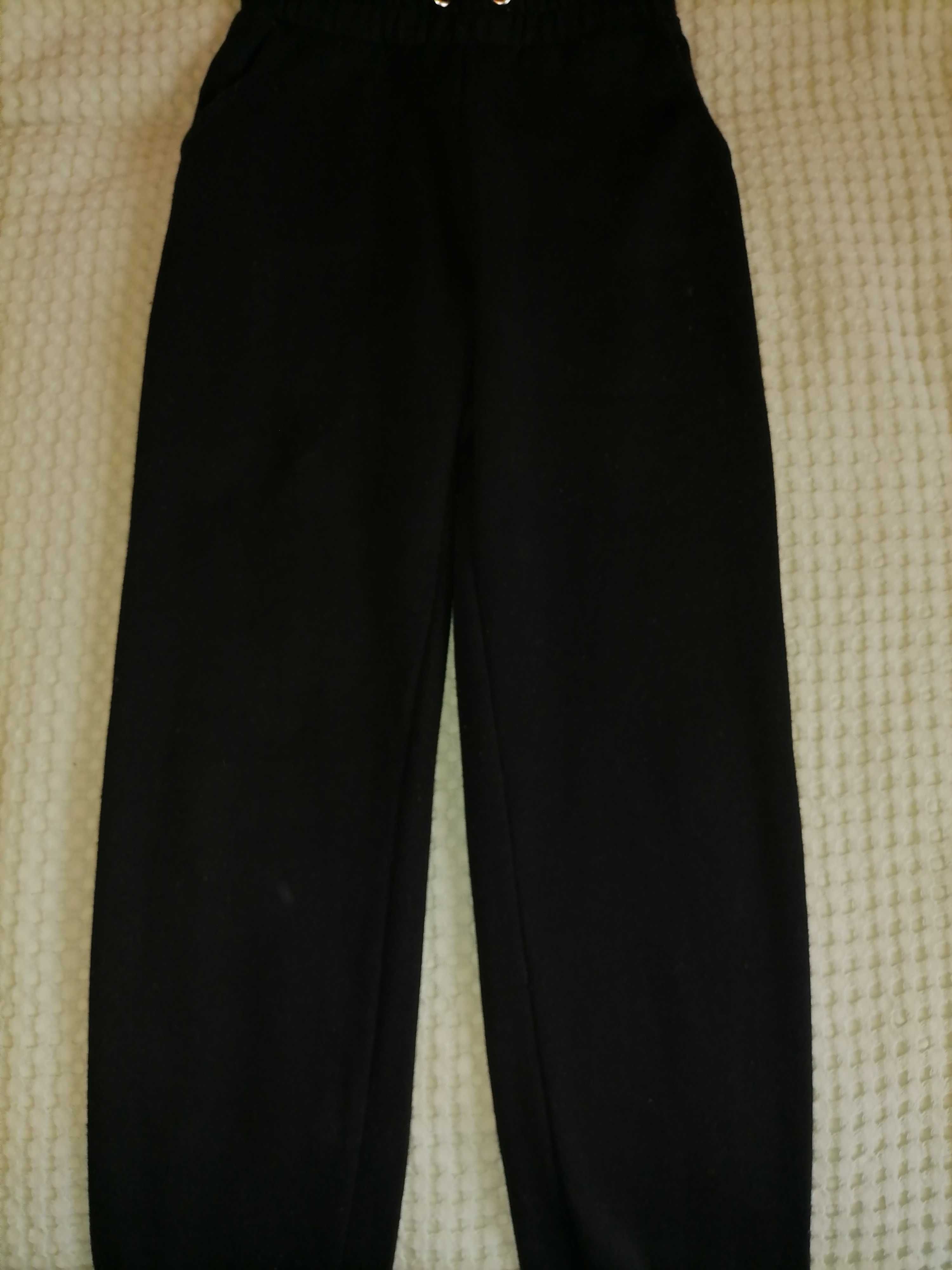 Pantaloni sport berska