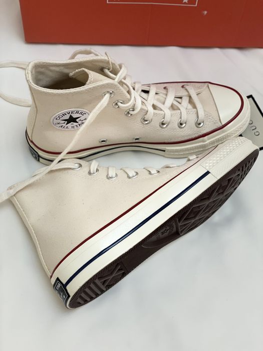 Converse, noi in cutie