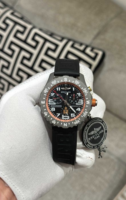 Breitling endurance pro черно-сиво