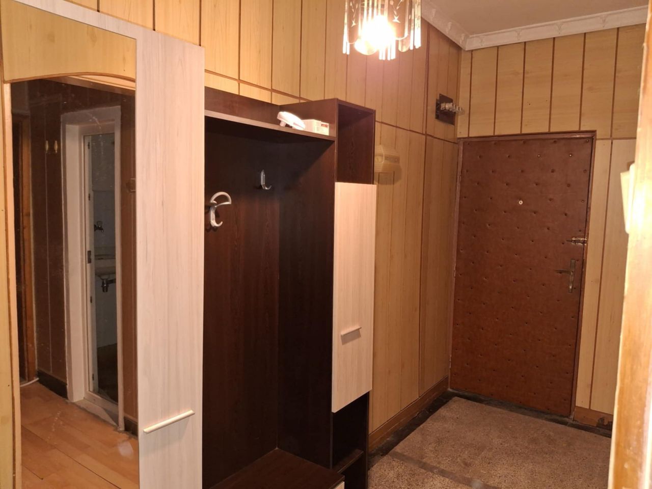 Продава се Двустаен апартамент в Горна Оряховица - 74 кв.м за 4 €/кв.м - Снимка #2